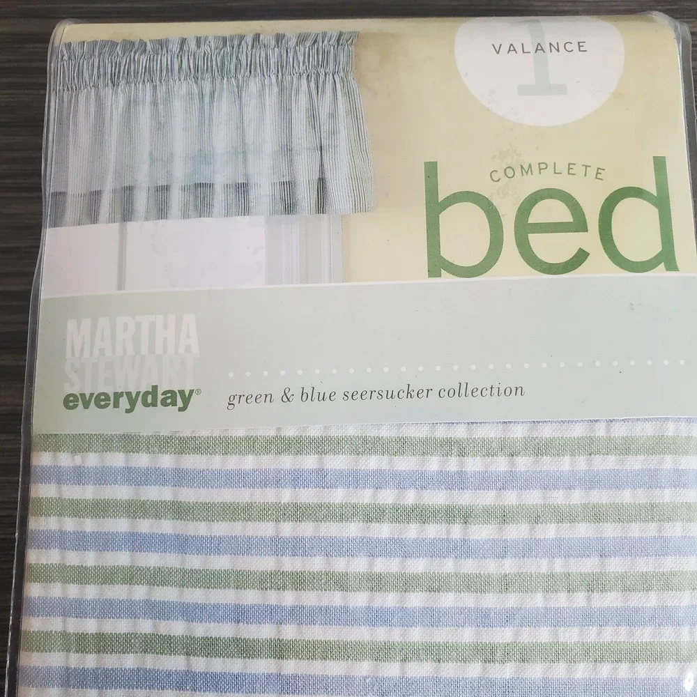 Martha Stewart Green and Blue Seersucker Striped Valance 84
